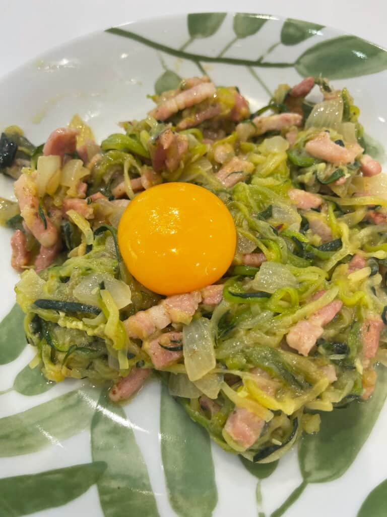 Spaghettis de courgette à la carbonara